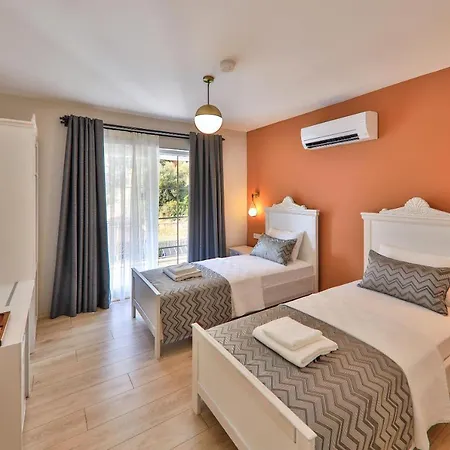 Hotel Lora